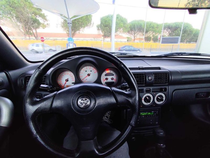 Toyota MR2 • 2000 • 188,000 km 6