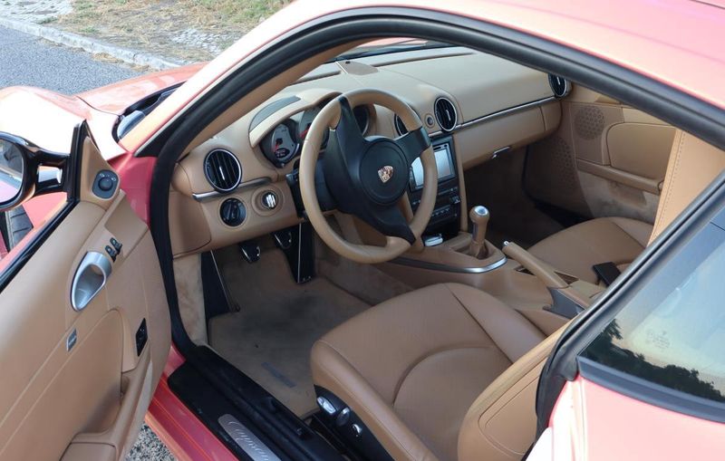 Porsche Cayenne • 2010 • 150,000 km 3