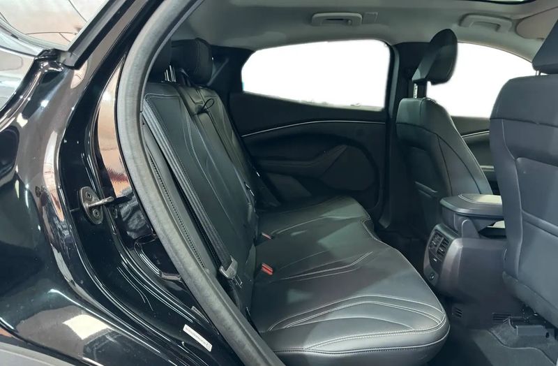 Ford Mustang • 2024 • 27,776 km 11