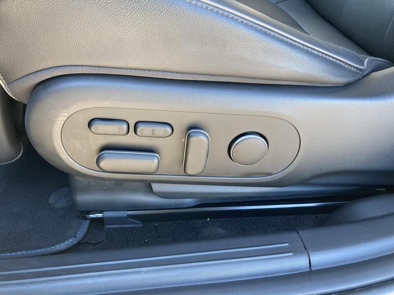 Hyundai Ioniq Electric • 2021 • 30,910 km 9