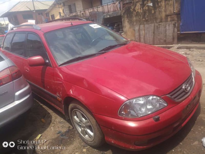 Toyota Avensis • 2000 • 14,275 km 4