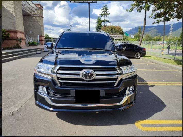 Toyota Land Cruiser • 2019 • 75,000 km 1