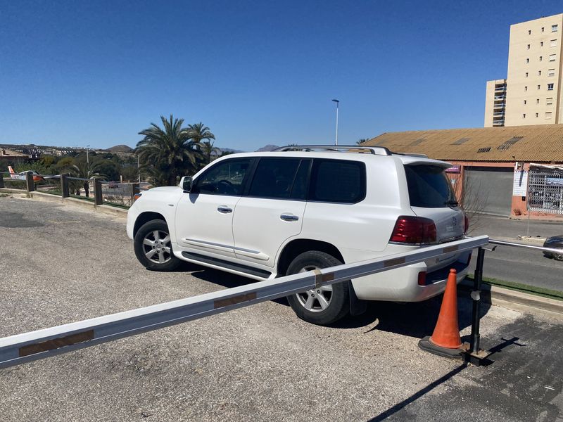 Lexus LX • 2008 • 189,000 km 1