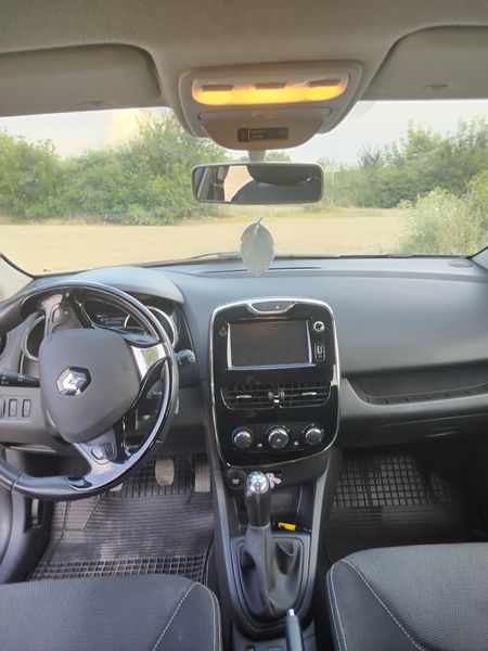 Renault Clio Grandtour • 2013 • 121,900 km 3