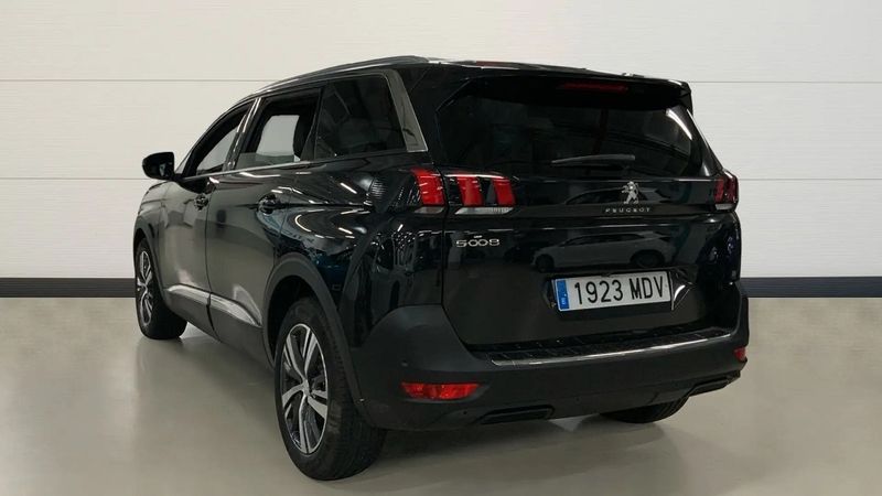 Peugeot 5008 • 2023 • 20,900 km 3