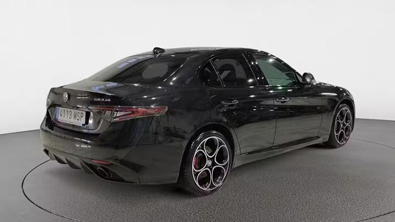 Alfa Romeo Giulia • 2024 • 17,640 km 4