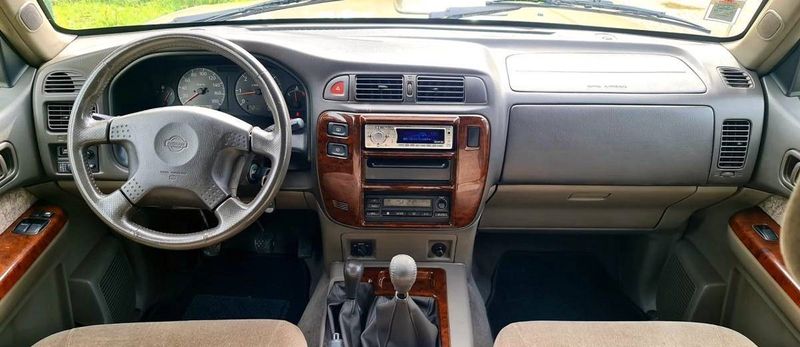 Nissan Patrol GR • 1998 • 200,000 km 4