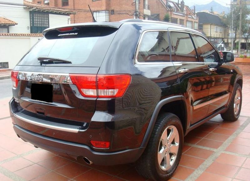 Jeep Grand Cherokee • 2012 • 173,000 km 4