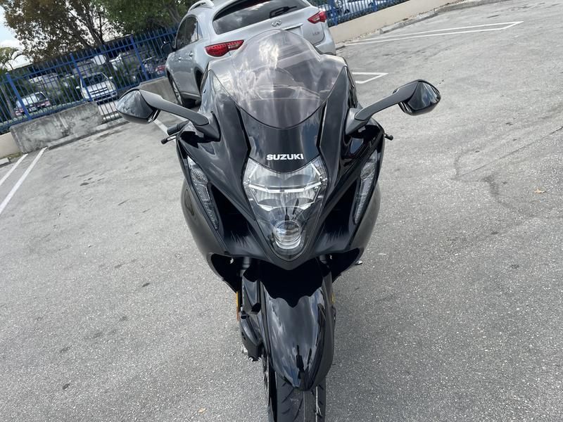 Suzuki hayabusa • 2022 • 1 km 2