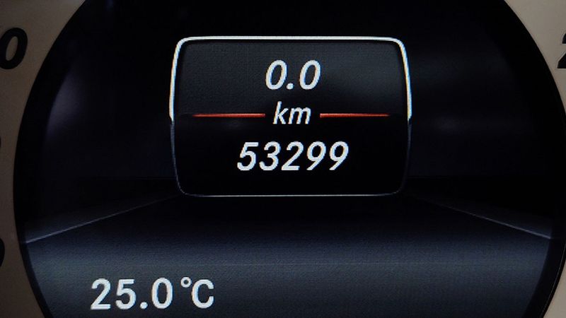 Mercedes-Benz E Coupé • 2016 • 53,299 km 8