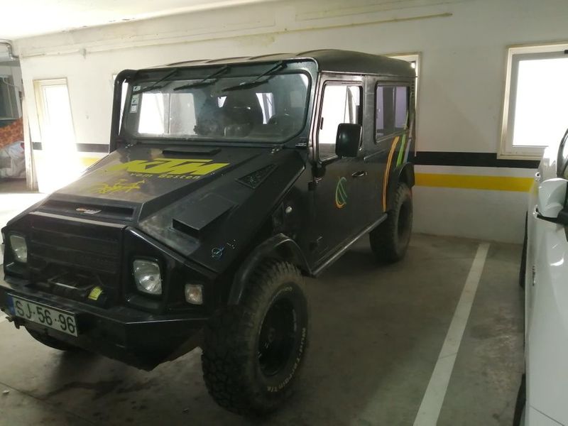 Land Rover LR2 • 1989 • 235,000 km 2