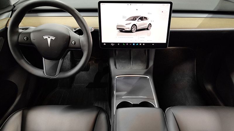 Tesla Model Y • 2022 • 36,413 km 4