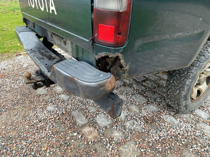 Toyota Hilux • 2002 • 395,000 km 10