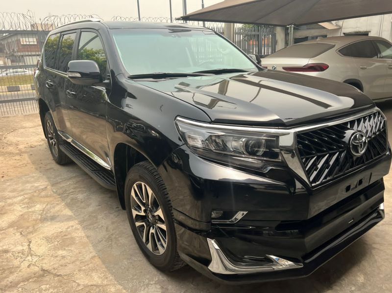 Toyota Land Cruiser • 2020 • 23 km 5