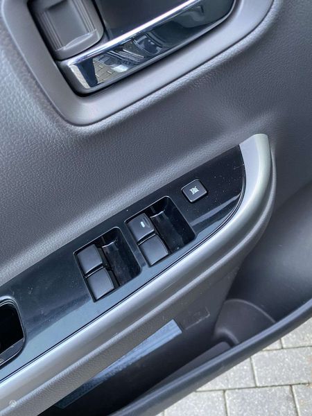 Mitsubishi L200 • 2015 • 197,000 km 3