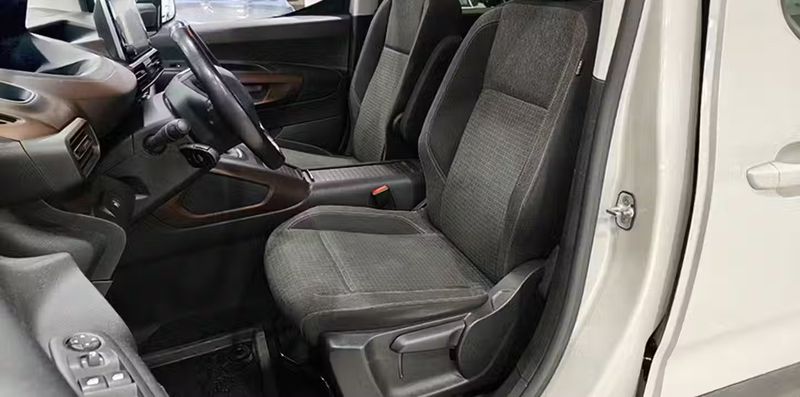 Peugeot Bipper • 2021 • 49,762 km 11