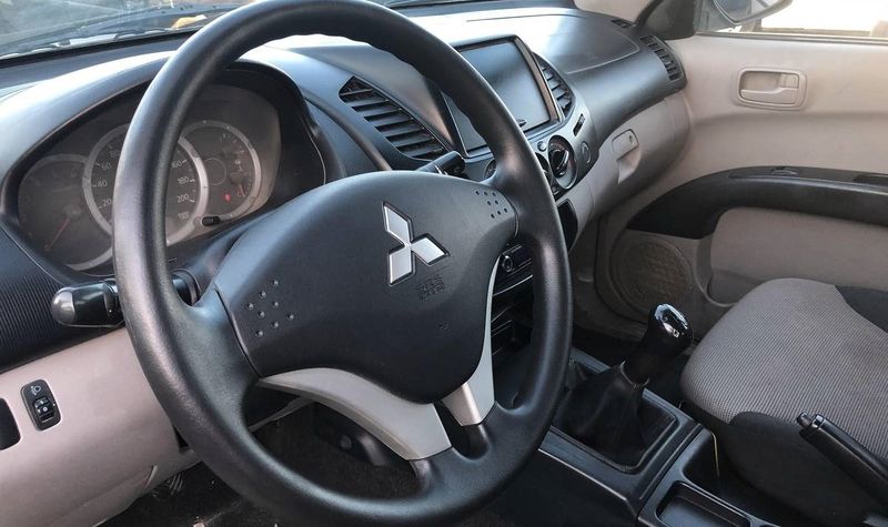 Mitsubishi L200 Pick up • 2011 • 250,000 km 4