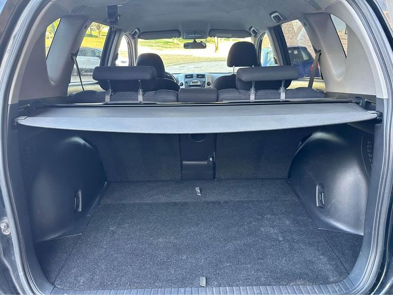 Toyota RAV4 • 2008 • 350,000 km 3