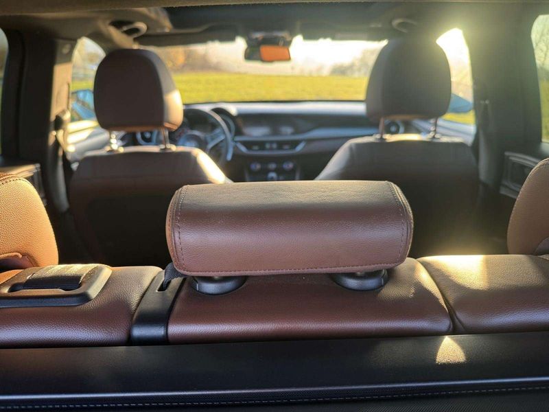 Alfa Romeo Stelvio • 2018 • 97,000 km 5