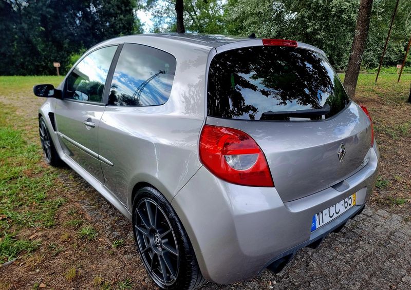 Renault Clio • 2006 • 179,000 km 4