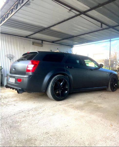 Chrysler 300 • 2008 • 250,000 km 2