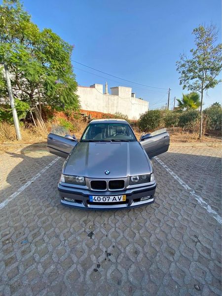 BMW E60 • 1992 • 280,000 km 3