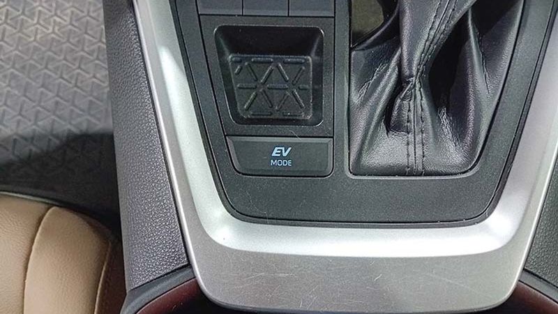 Toyota RAV4 Hybrid • 2020 • 10,501 km 35