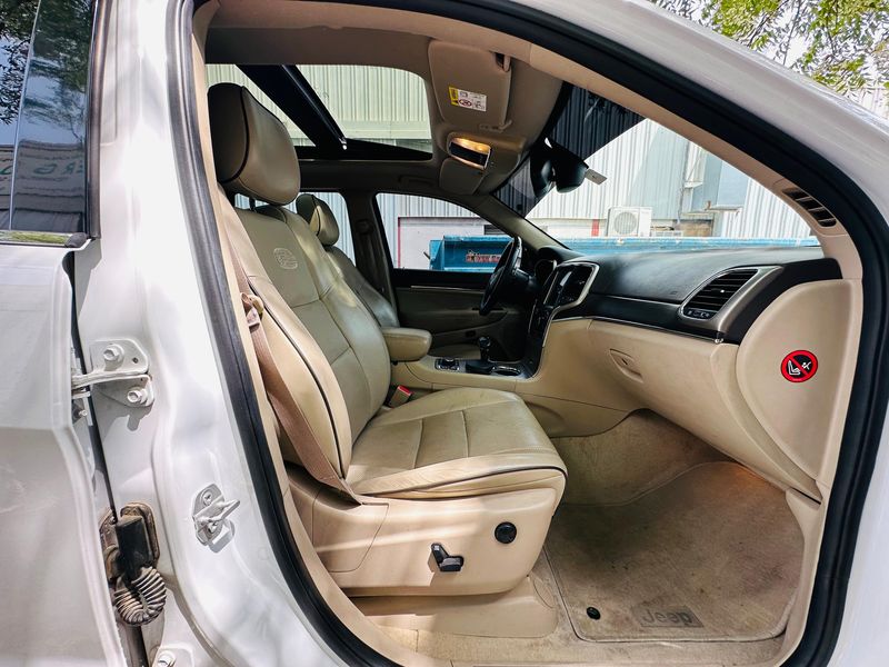 Jeep Grand Cherokee • 2015 • 168,000 km 10