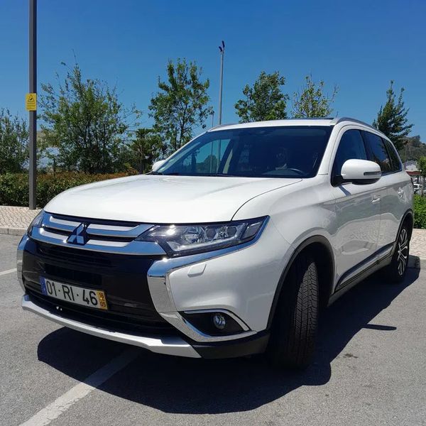 Mitsubishi Outlander • 2016 • 80,000 km 2