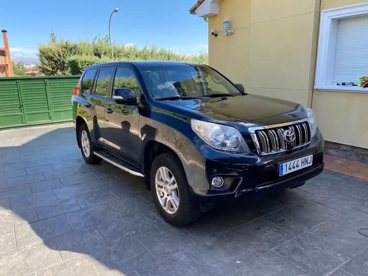 Toyota Land Cruiser • 2013 • 171,000 km 1