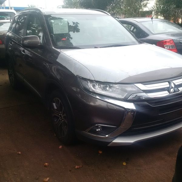 Mitsubishi Outlander • 2016 • 21 km 1