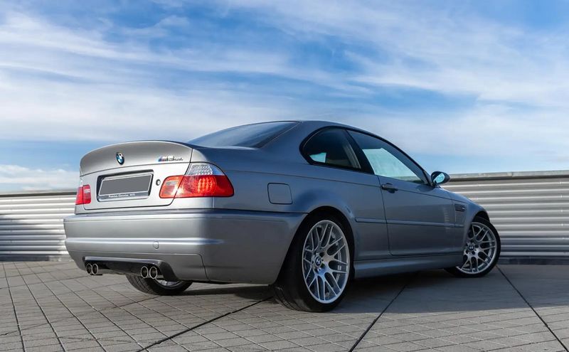 BMW M3 • 2003 • 118,000 km 3