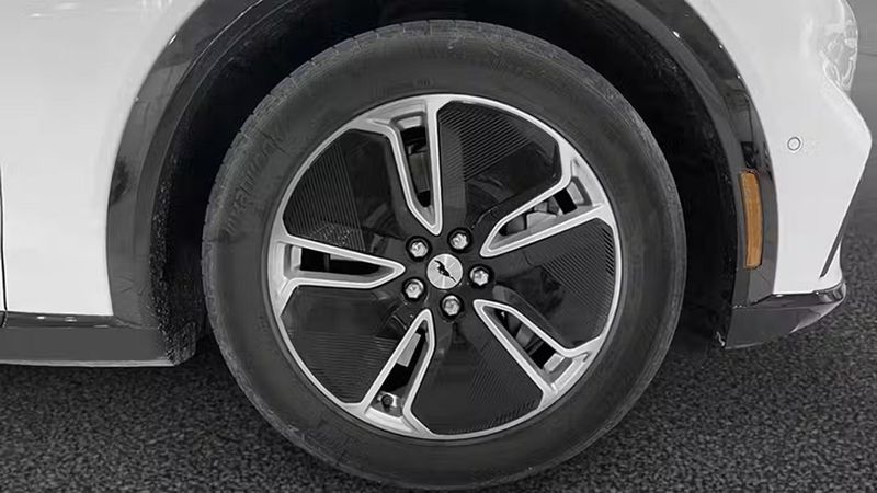 Ford Mustang Mach-E • 2023 • 18,873 km 15