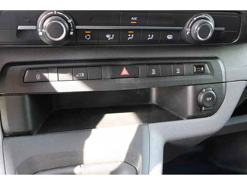 Citroën Jumpy • 2020 • 29,461 km 12