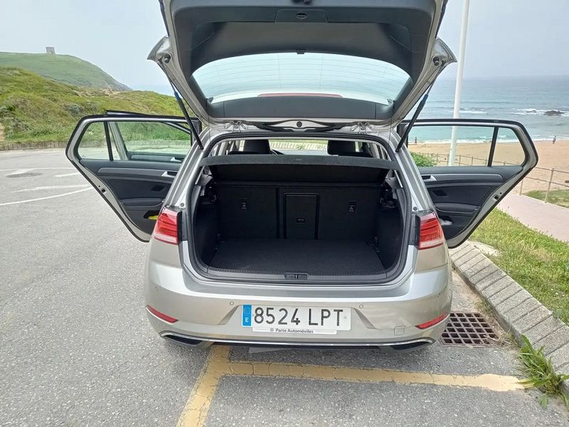 Volkswagen e-Golf • 2021 • 20,500 km 3