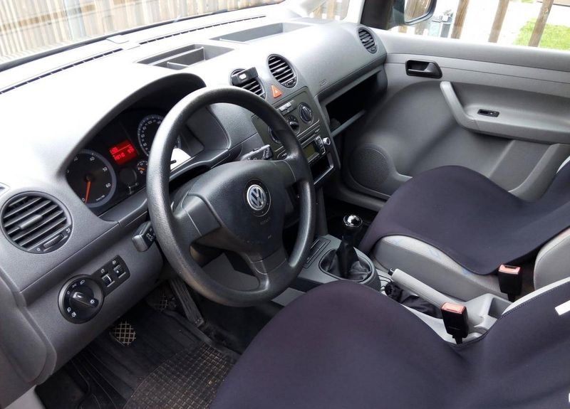 Volkswagen Caddy • 2009 • 14,000 km 3