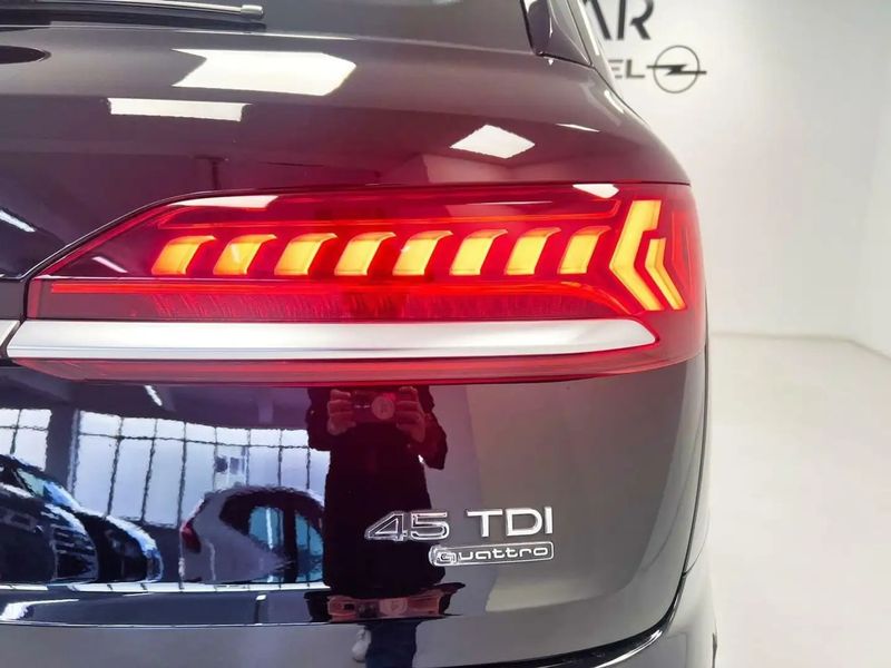 Audi Q7 • 2020 • 59,800 km 10