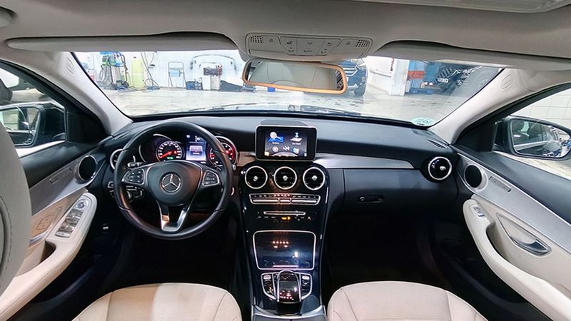 Mercedes-Benz C-Class • 2015 • 137,153 km 7