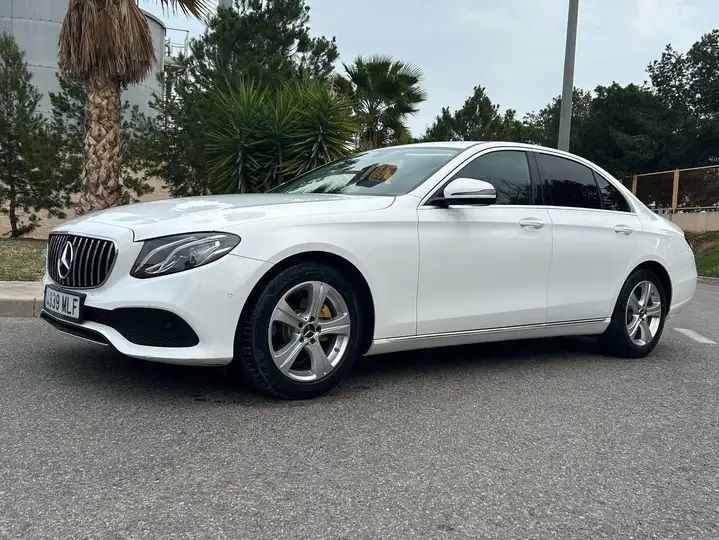 Mercedes-Benz E • 2017 • 158,000 km 1