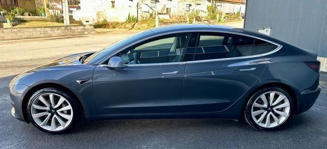 Tesla Model 3 • 2019 • 91,500 km 1