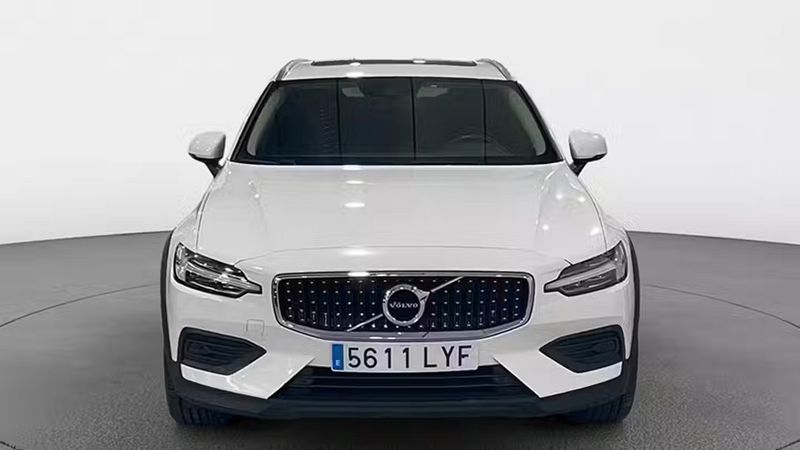 Volvo V60 Cross Country • 2022 • 72,673 km 1