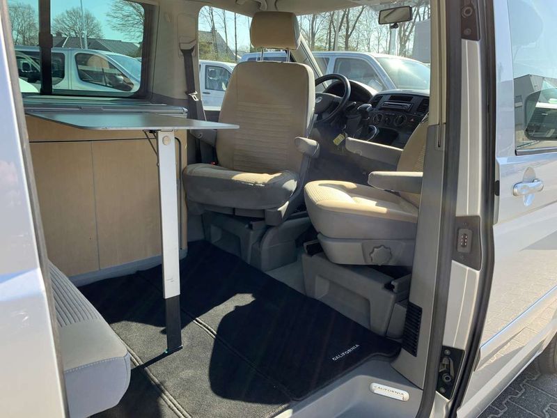 Volkswagen California • 2008 • 156,700 km 6