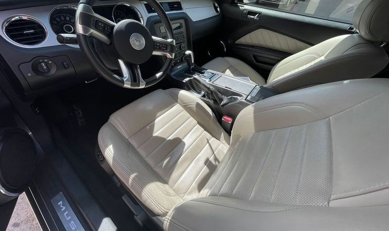 Ford Mustang • 2014 • 60,000 km 3