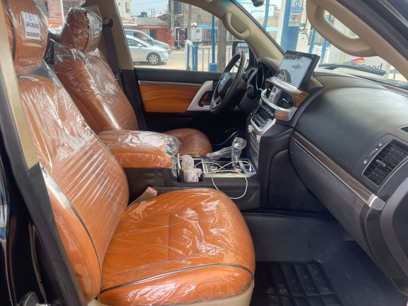 Toyota Land Cruiser • 2020 • 12 km 4