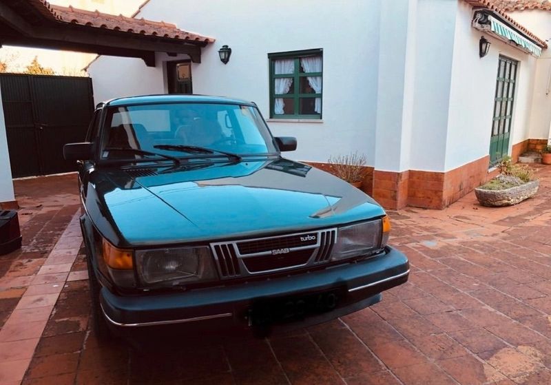 Saab 900 • 1982 • 185,000 km 2