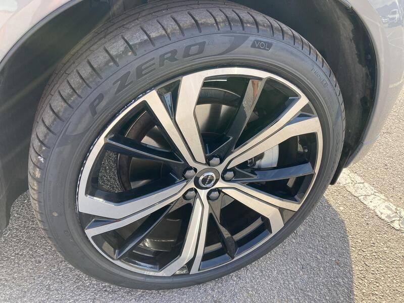 Volvo XC60 • 2024 • 12,819 km 36