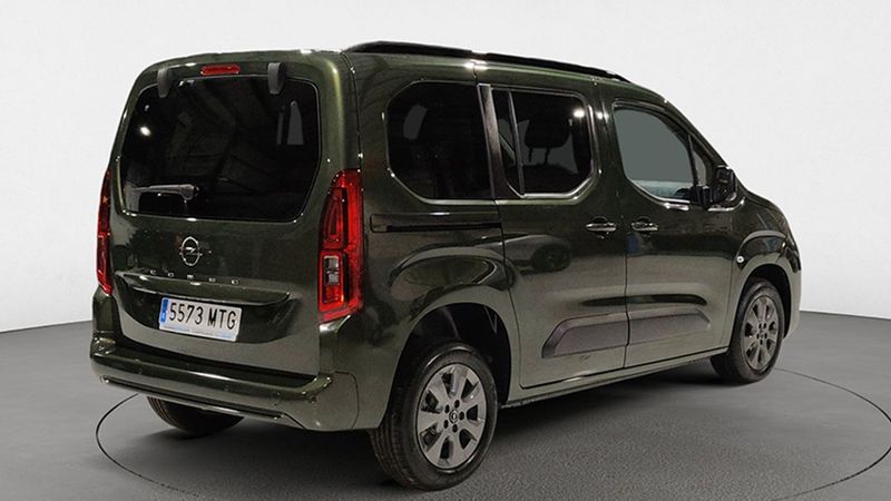 Opel Astra • 2024 • 8,000 km 3