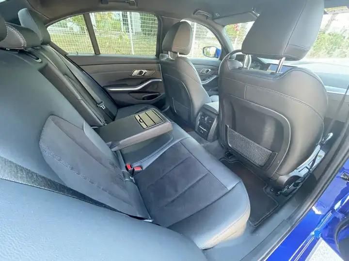 BMW 3 Series • 2021 • 18,000 km 5