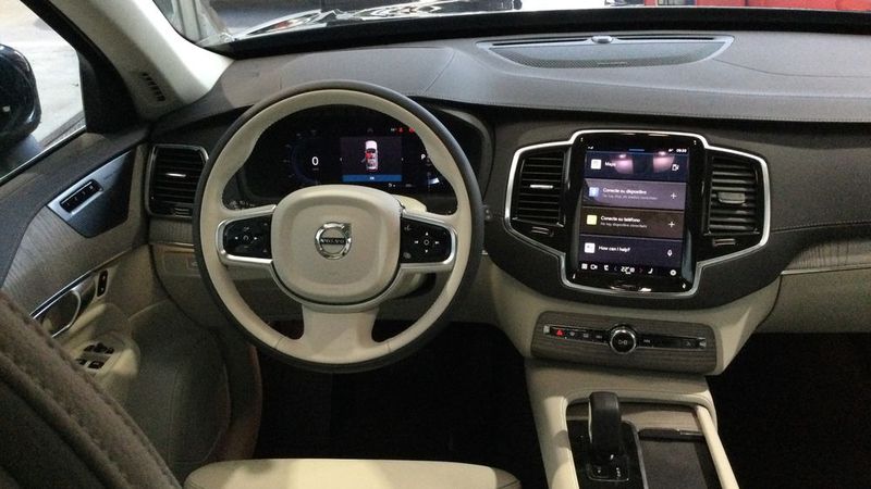 Volvo XC90 • 2023 • 12,000 km 14