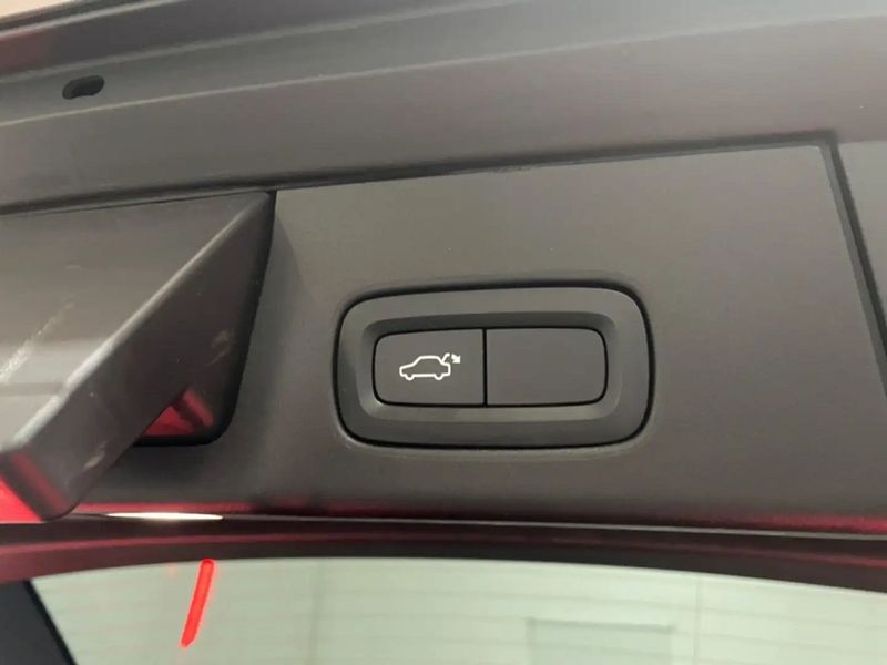 Volvo V90 • 2020 • 85,000 km 14